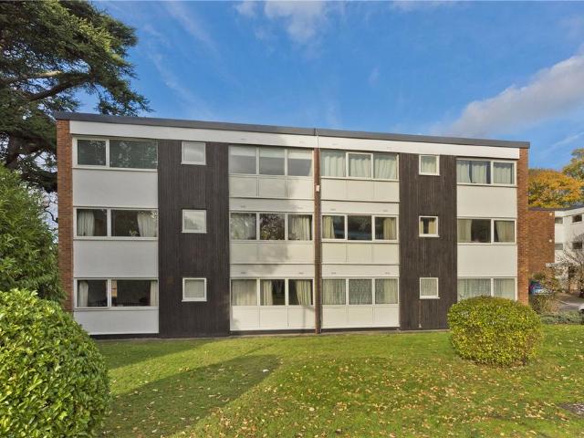 Flat for sale in Weybridge, Elmbridge