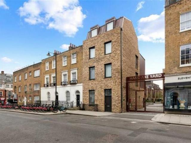 Flat for sale in King's Cross, Greater London