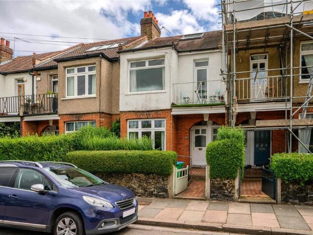 Flat for sale in St Margarets, Greater London