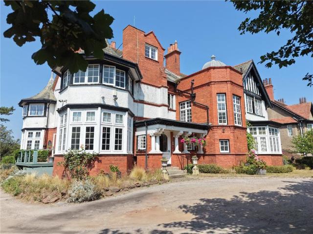 Flat for sale in Grange, West Kirby