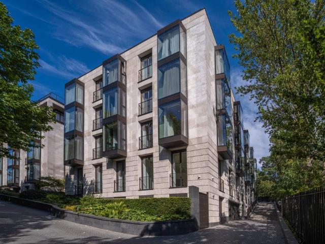 Flat for sale in St. John's Wood, Greater London