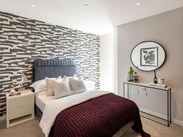 Flat for sale in Canary Wharf, Greater London