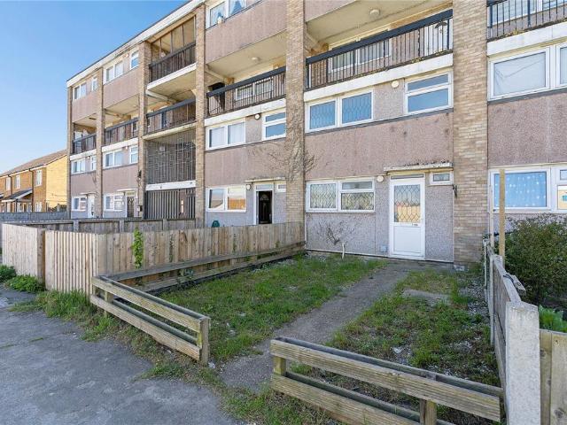 Flat for sale in Wickford