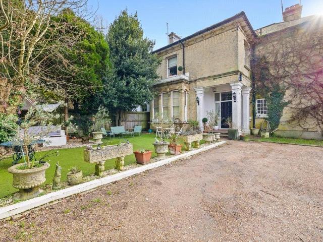 Flat for sale in Patcham