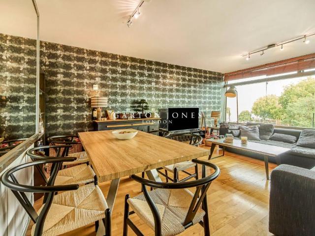 Flat for sale in London Borough of Lambeth, Greater London