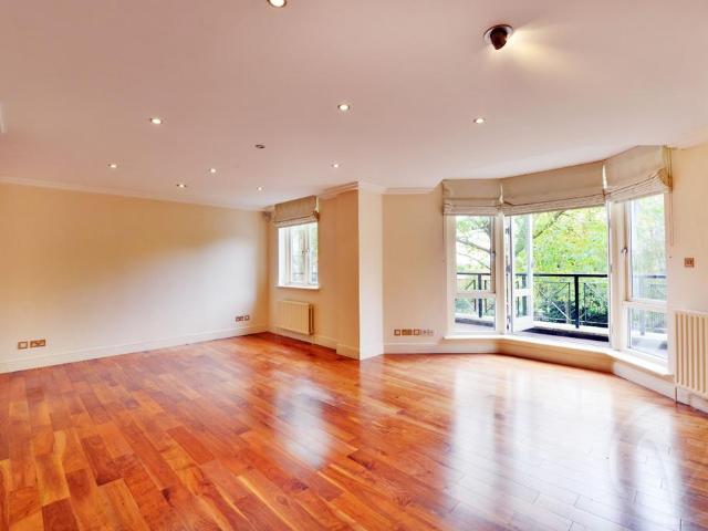 Flat for sale in West Hampstead, Greater London