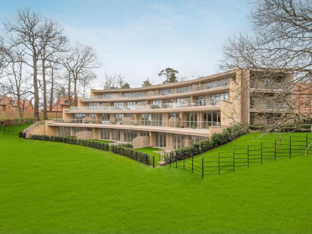 Flat for sale in Sunningdale