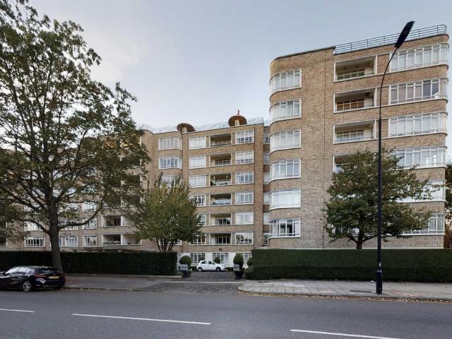 Flat for sale in St. John's Wood, Greater London