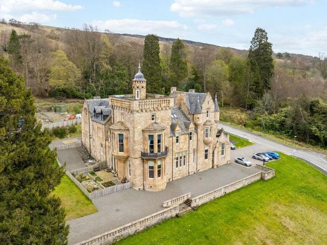 Flat for sale in Shandon, Scotland