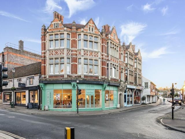 Flat for sale in Henley-on-Thames, Berrick Salome