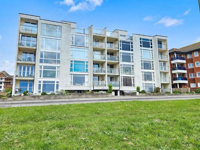 Flat for sale in Lee-on-the-Solent, Middlecroft