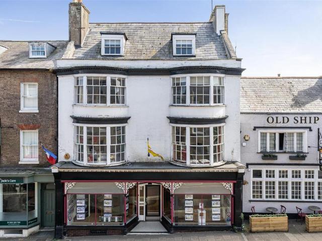 Flat for sale in Fordington