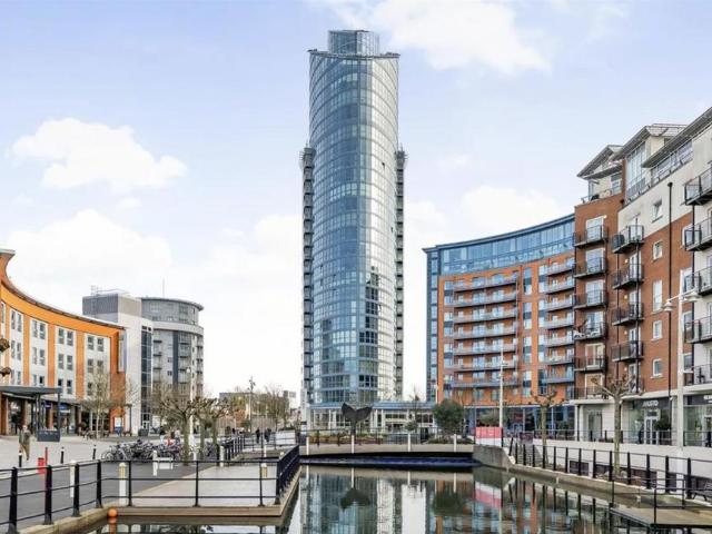 Flat for sale in Portsea, City Of Portsmouth