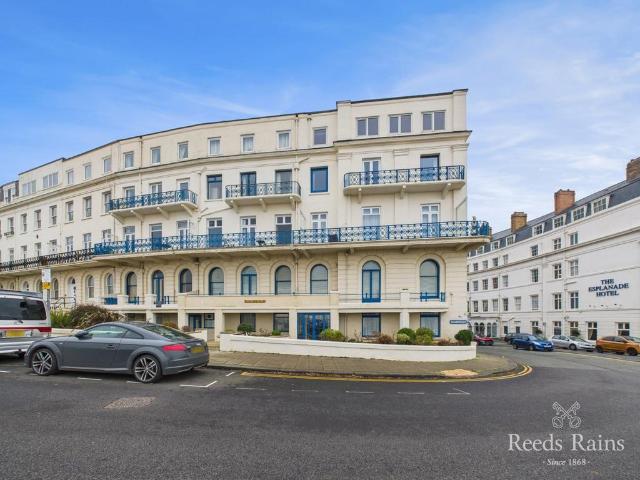Flat for sale in South Cliff, Kepwick