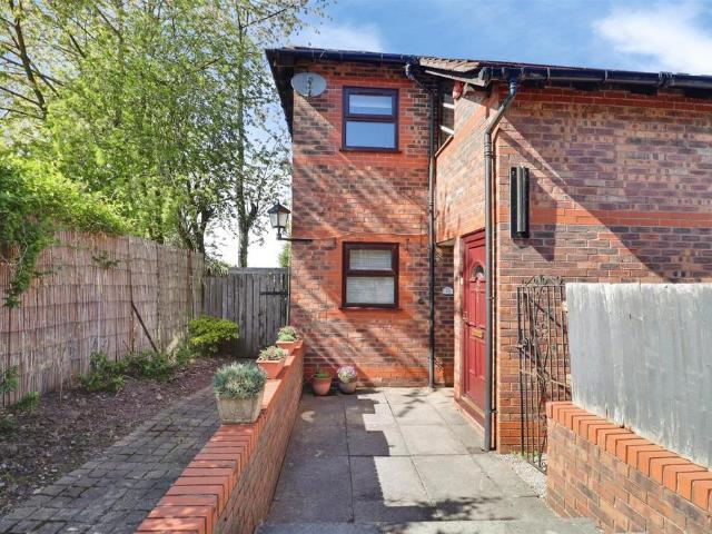 Flat for sale in Stoke, Stoke-on-Trent