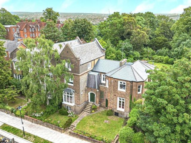 Flat for sale in Harrow On The Hill, Greater London