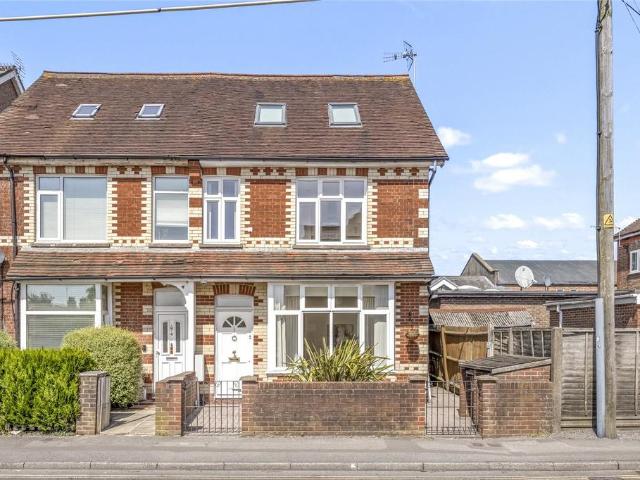 Flat for sale in Perryfields, West Sussex