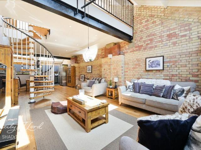 Flat for sale in Rotherhithe, Greater London
