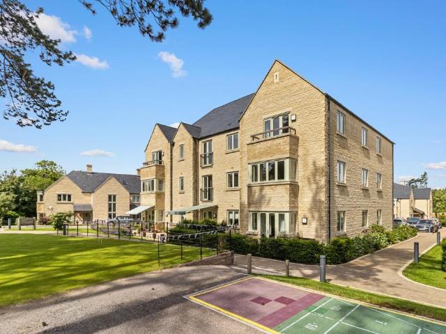 House for sale in Fossebridge, Gloucestershire