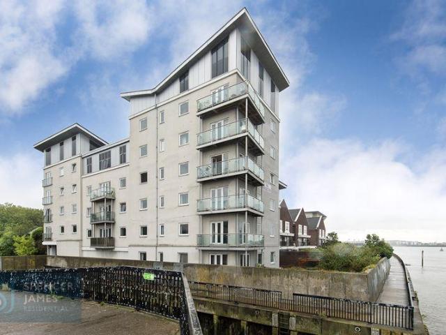 Flat for sale in North Woolwich, Greater London