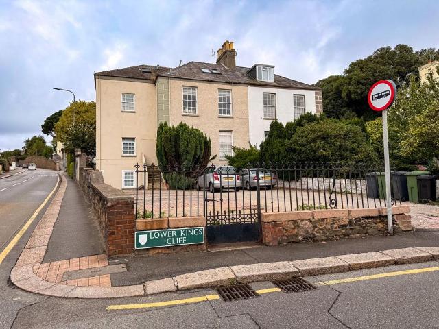 Flat for sale in St Helier, Greater London