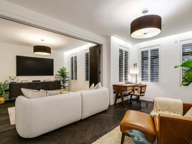 Flat for sale in Covent Garden, Greater London