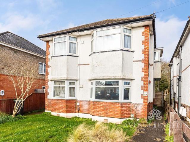 Flat for sale in Talbot Village, Bournemouth