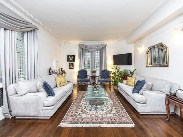 Flat for sale in St. John's Wood, Greater London