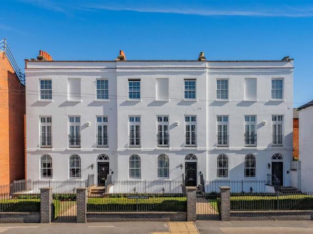 Flat for sale in Market Harborough, Harborough