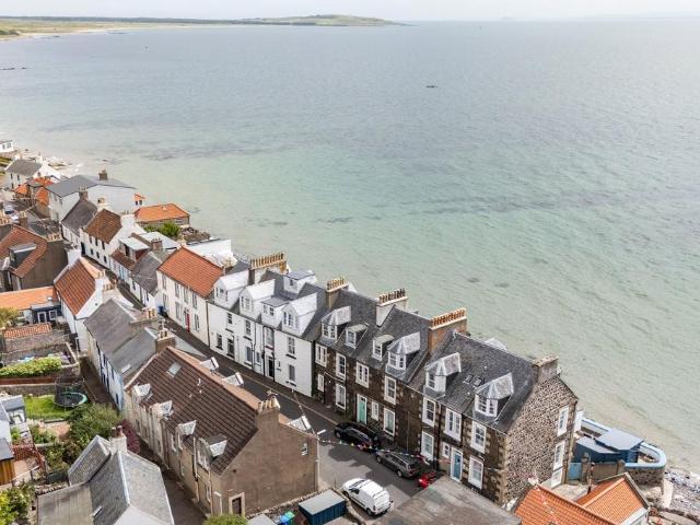 Flat for sale in Lower Largo, Scotland