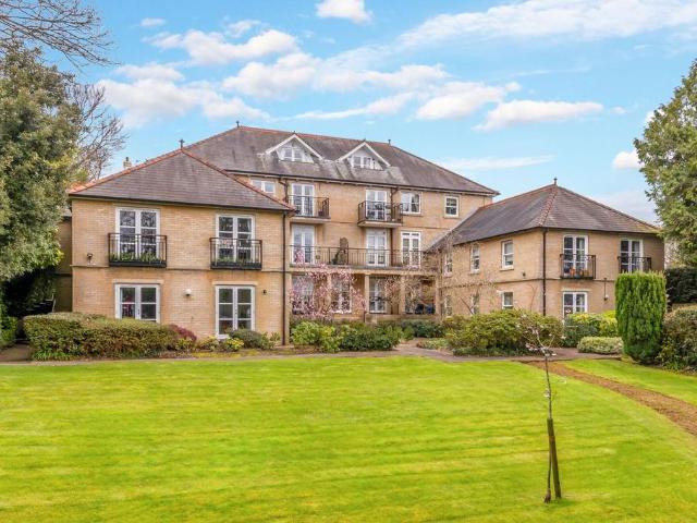 Flat for sale in St James, Sandown Park