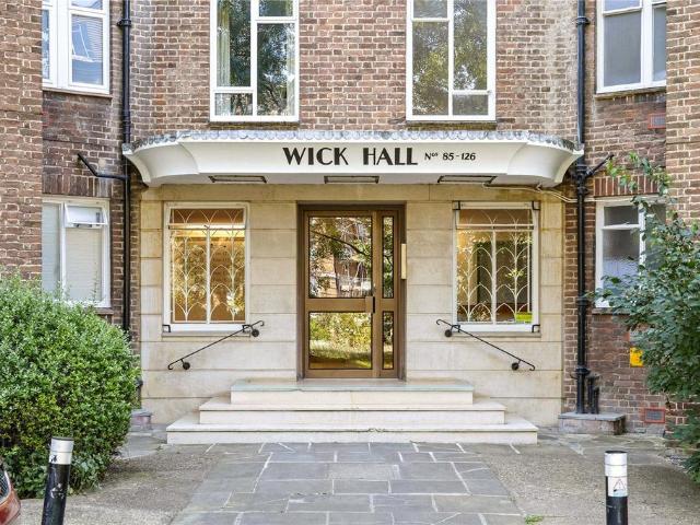 Flat for sale in Brunswick