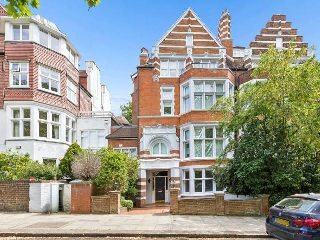 Flat for sale in West Hampstead, Greater London