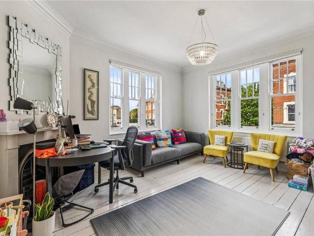 Flat for sale in Fulham, Isle Of Man