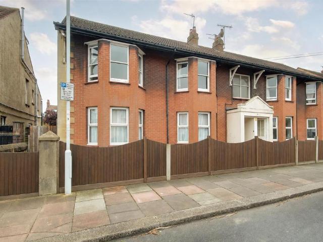 Flat for sale in Worthing, West Sussex