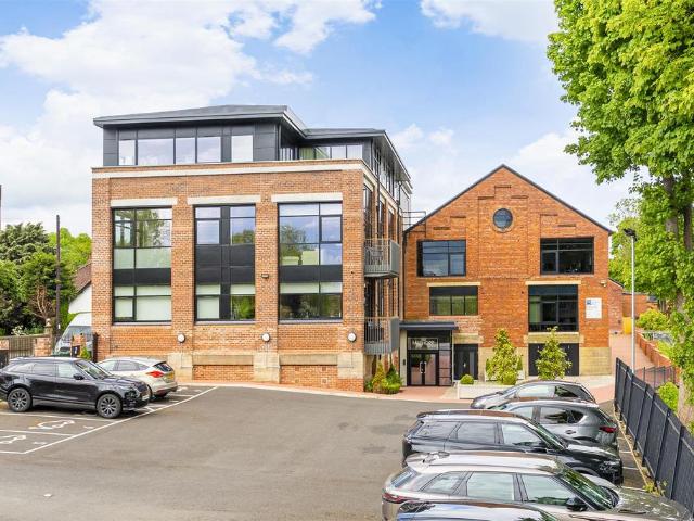 Flat for sale in Pool, West Yorkshire