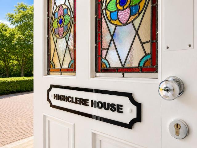 Flat for sale in Sunninghill and Ascot, Sunninghill