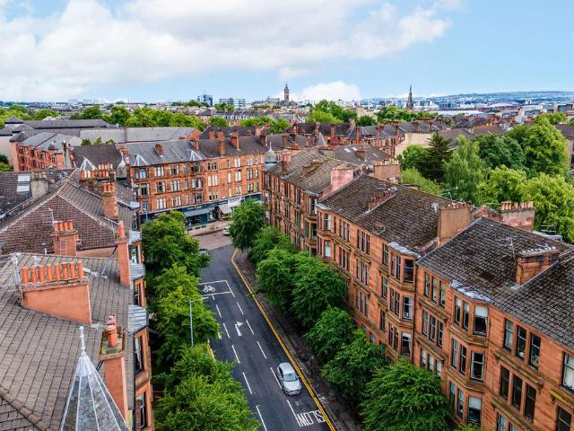 Flat for sale in Hyndland, Scotland