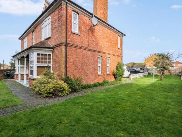Flat for sale in Longwick, Buckinghamshire