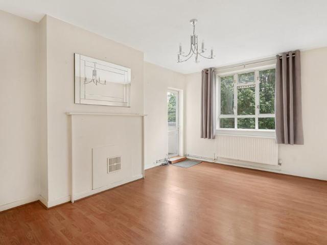 Flat for sale in Bethnal Green, Greater London