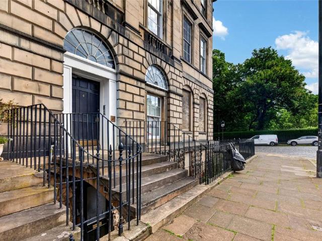 Flat for sale in New Town, Scotland