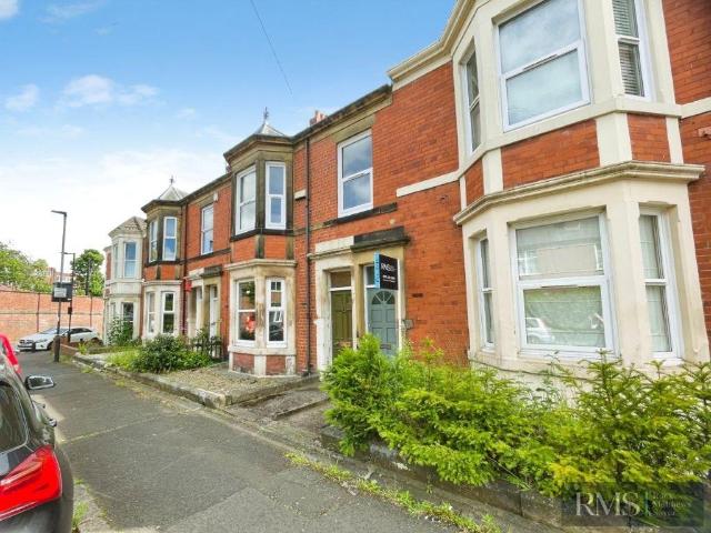 Flat for sale in Jesmond, Tyne And Wear