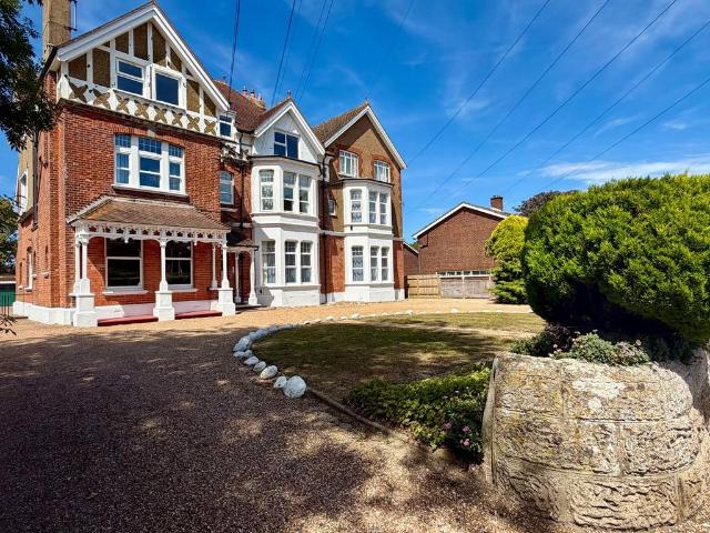 Flat for sale in Old Town, Heathlands