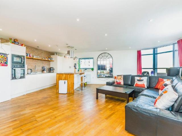 Flat for sale in Falcon Lodge, Wales