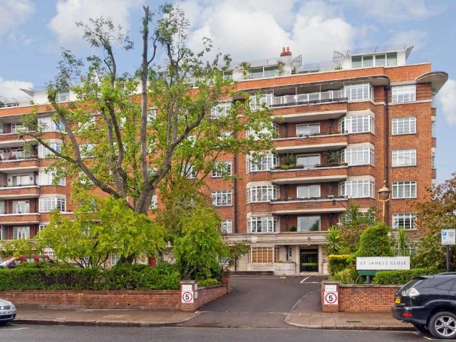Flat for sale in St. John's Wood, Greater London
