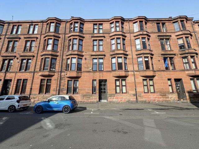 Flat for sale in Partick, Scotland