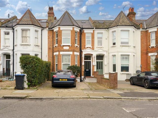 Flat for sale in Brondesbury, Greater London