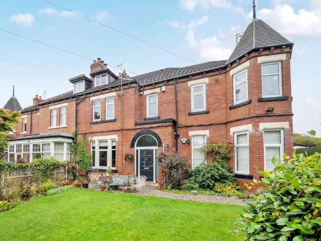 Flat for sale in Park Villas, Leeds
