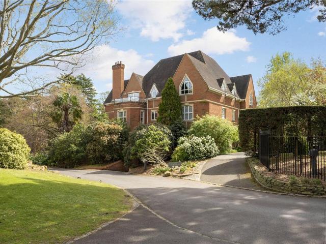 Flat for sale in Greater London