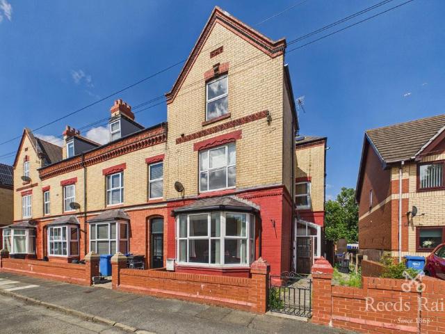 Flat for sale in Rhyl, Wales